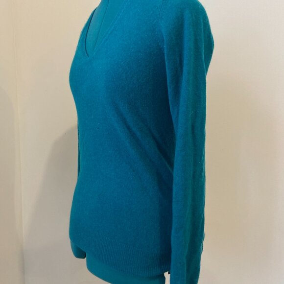 Uniqlo 100% Cashmere V-Neck Turquoise Sweater - Picture 2 of 5
